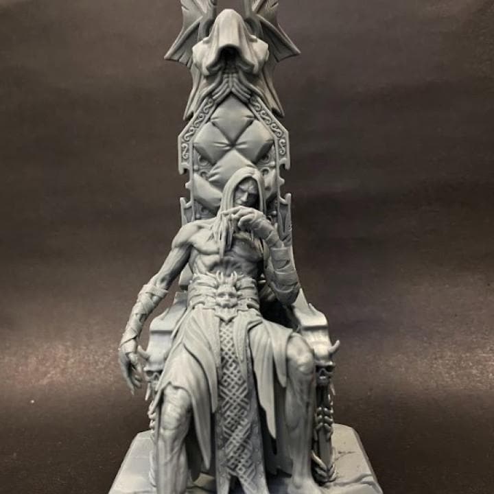 Vampire Lord Dracula Miniature: Gothic Horror RPG Model (32mm/100mm)