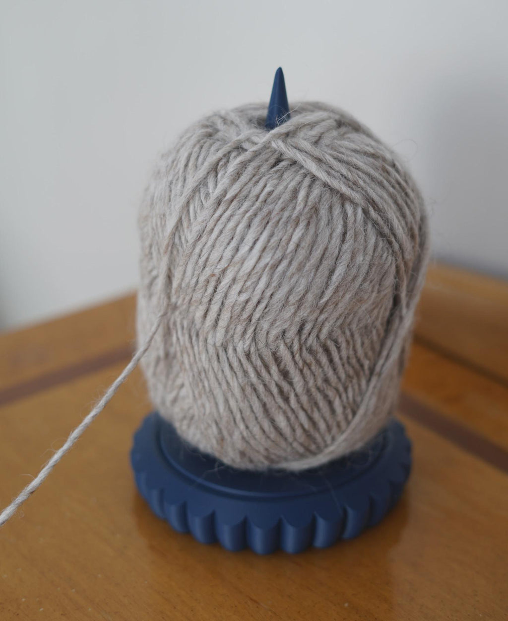 Rota Yarn Spinner – Tangle-Free Rotating Yarn Holder
