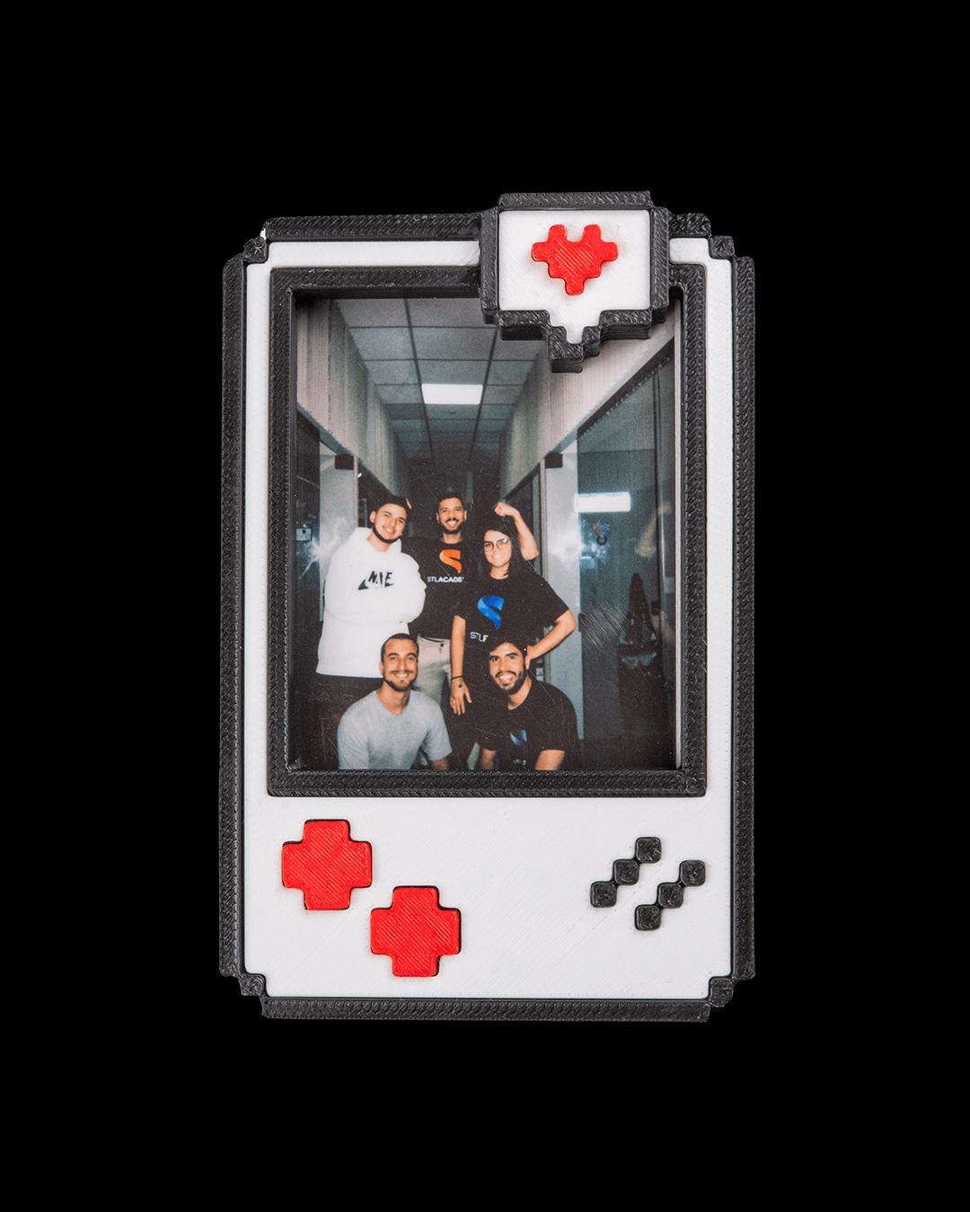 Pixel Snap Magnetic Photo Frame – Retro Gaming Style