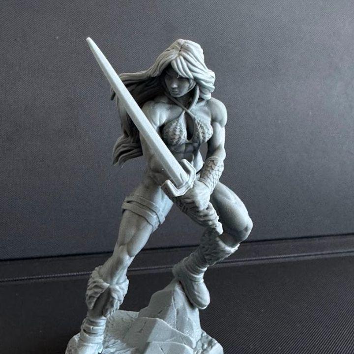 Tyris Flare Miniature – Female Warrior, Dragun Studios