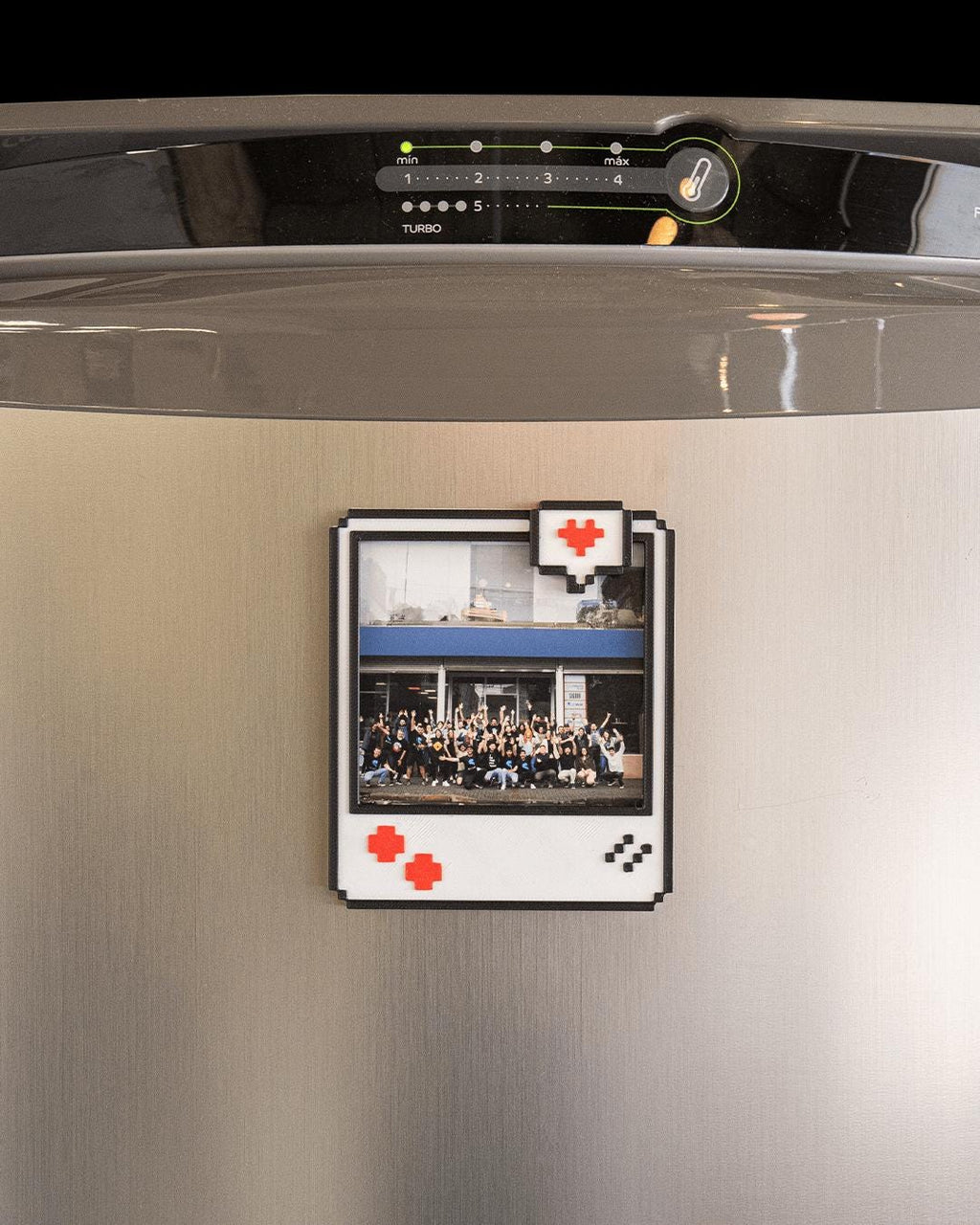 Pixel Snap magnetic photo frame in retro gaming style, photo 2