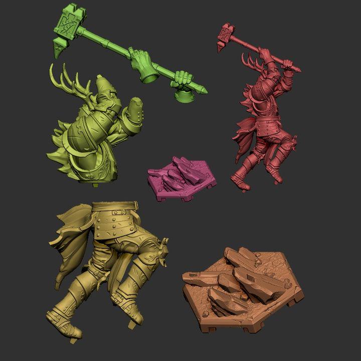 Royal Crusher Dark Knight Miniature (64mm/118mm)