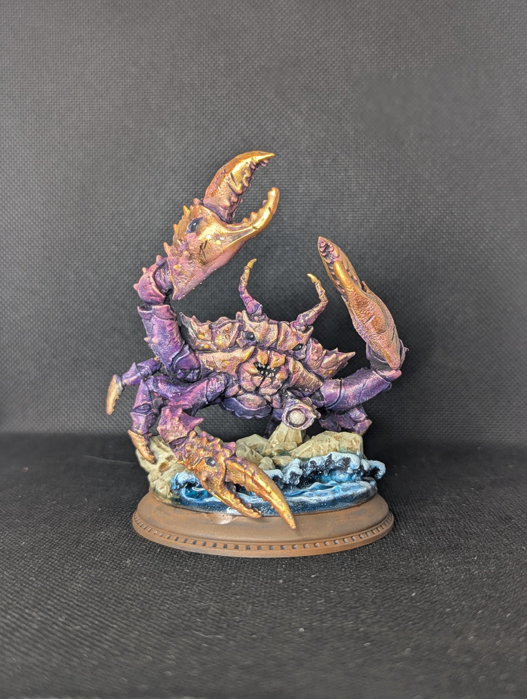 Snippy the Triclaw Crab – Large Monster Miniature (32mm)