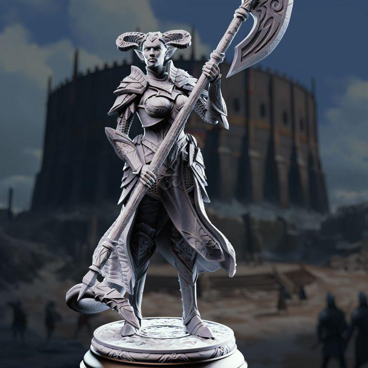 Tiefling noblewoman matriarch warrior miniature, by GLC3DPrints