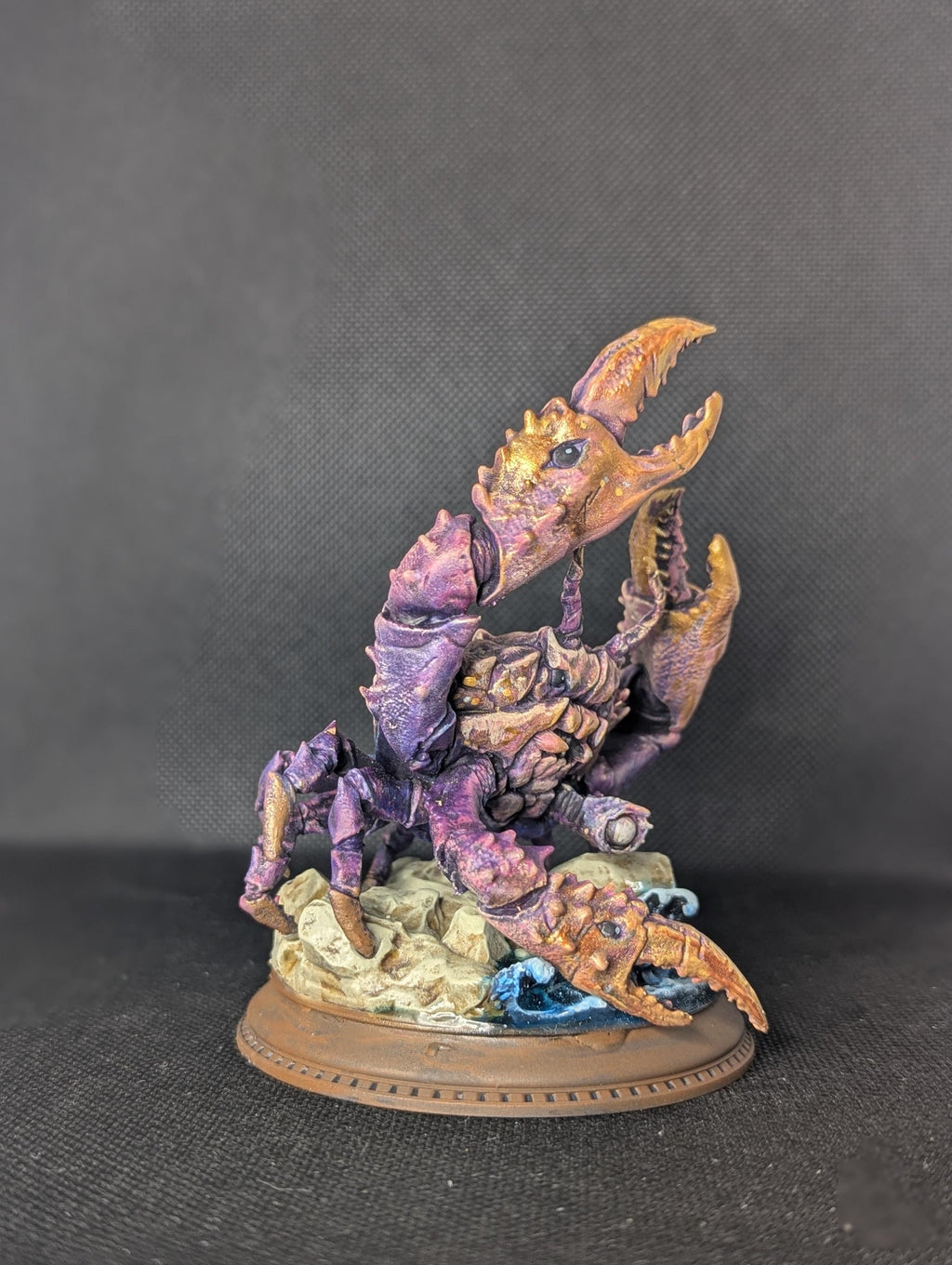 Snippy the Triclaw Crab – Large Monster Miniature (32mm)