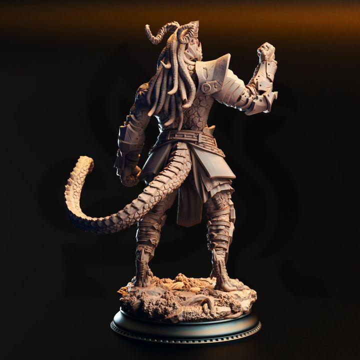 Vaakrin Steeljaw – Black Dragonborn Fighter Miniature