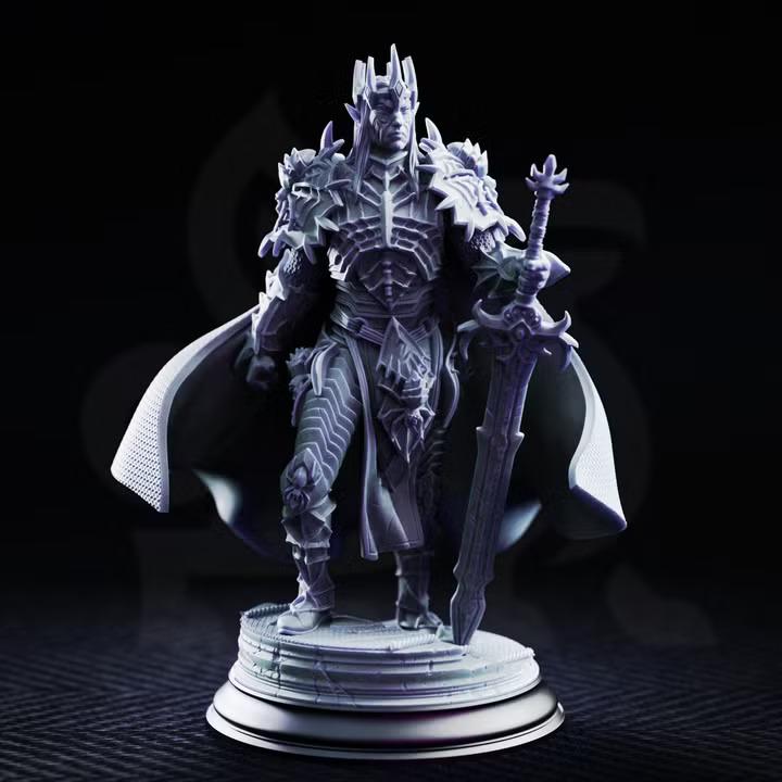 Dark elf commander miniature, detail view